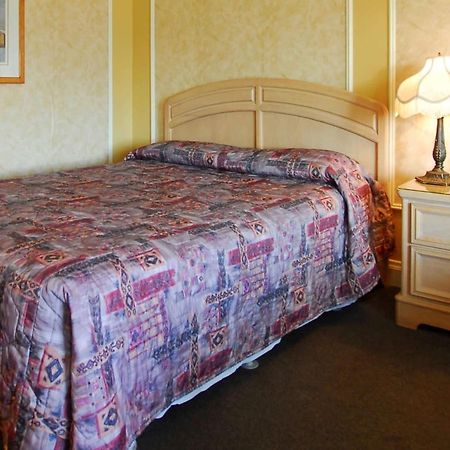 Hotel Travelodge By Wyndham Victoriaville Buitenkant foto
