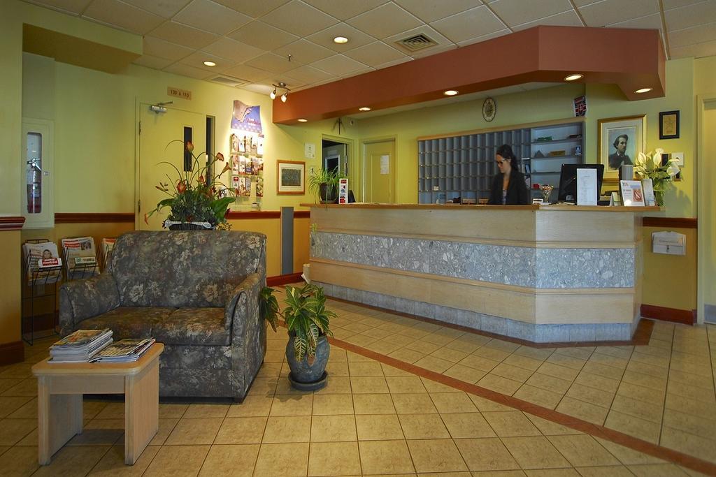 Hotel Travelodge By Wyndham Victoriaville Buitenkant foto