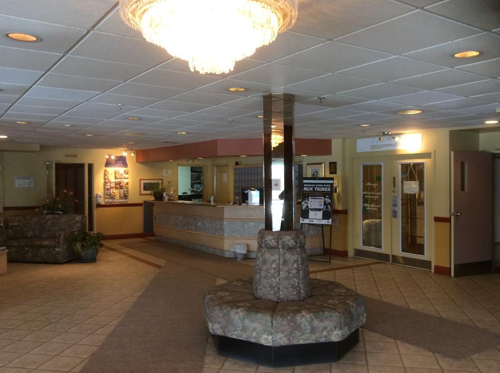 Hotel Travelodge By Wyndham Victoriaville Buitenkant foto