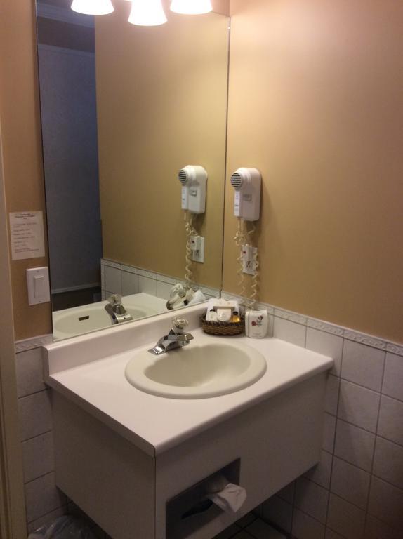 Hotel Travelodge By Wyndham Victoriaville Kamer foto