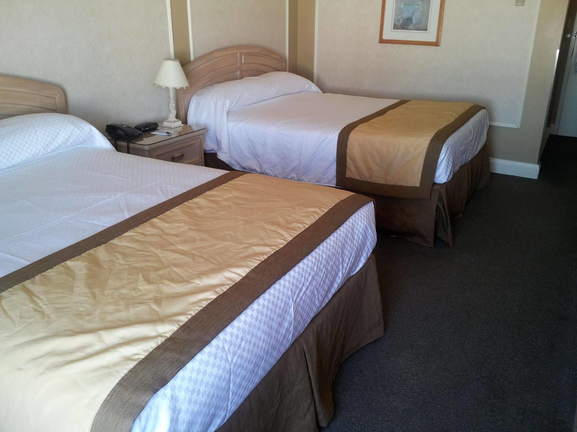 Hotel Travelodge By Wyndham Victoriaville Buitenkant foto